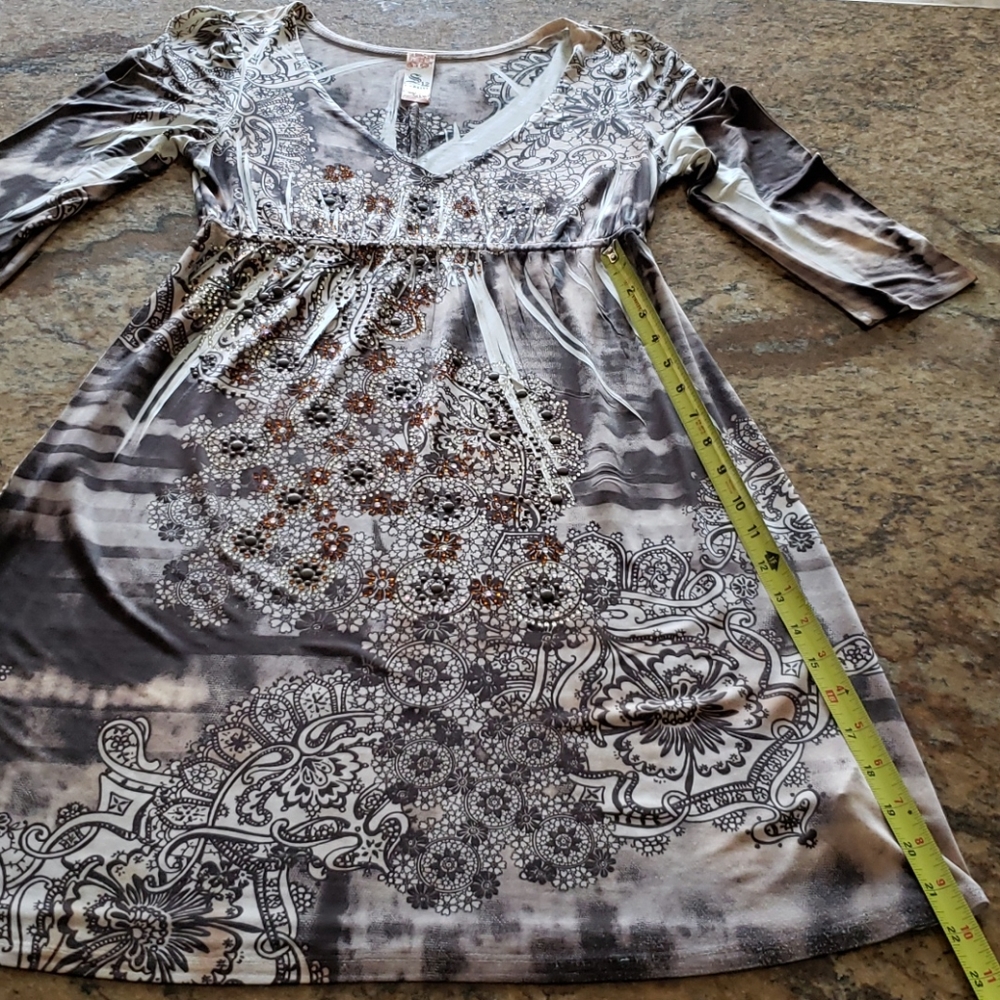 Dress - Picture 3 of 3